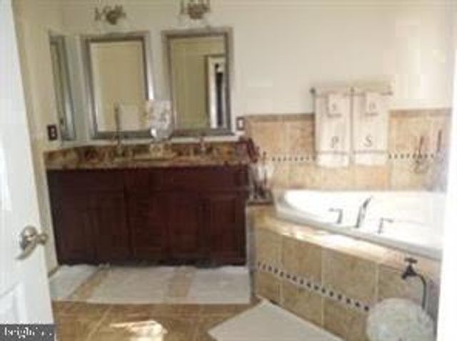9804 AUTUMN PATH CT, Fredericksburg, VA 22407