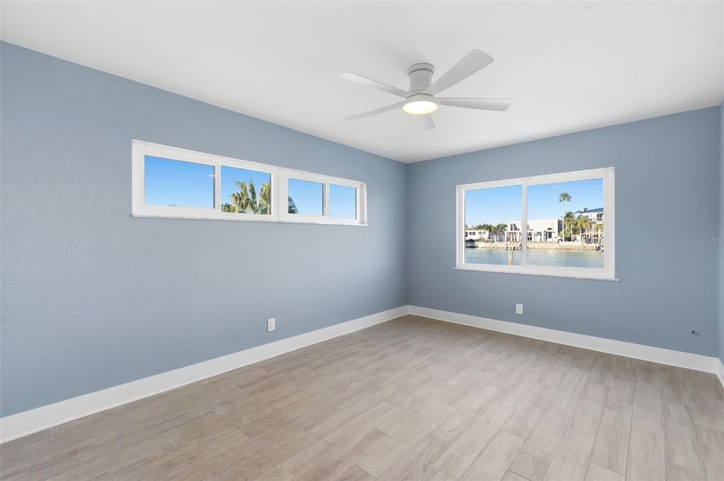 Image 20 of property listing at 11145 4TH STREET E, Treasure Island, FL 33706