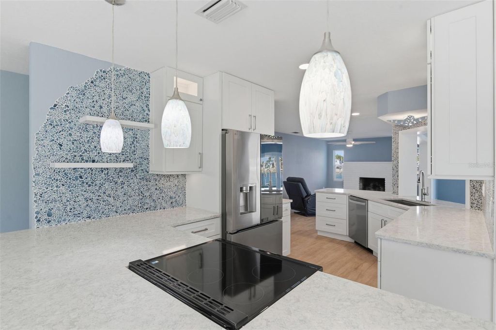 Image 3 of property listing at 11145 4TH STREET E, Treasure Island, FL 33706