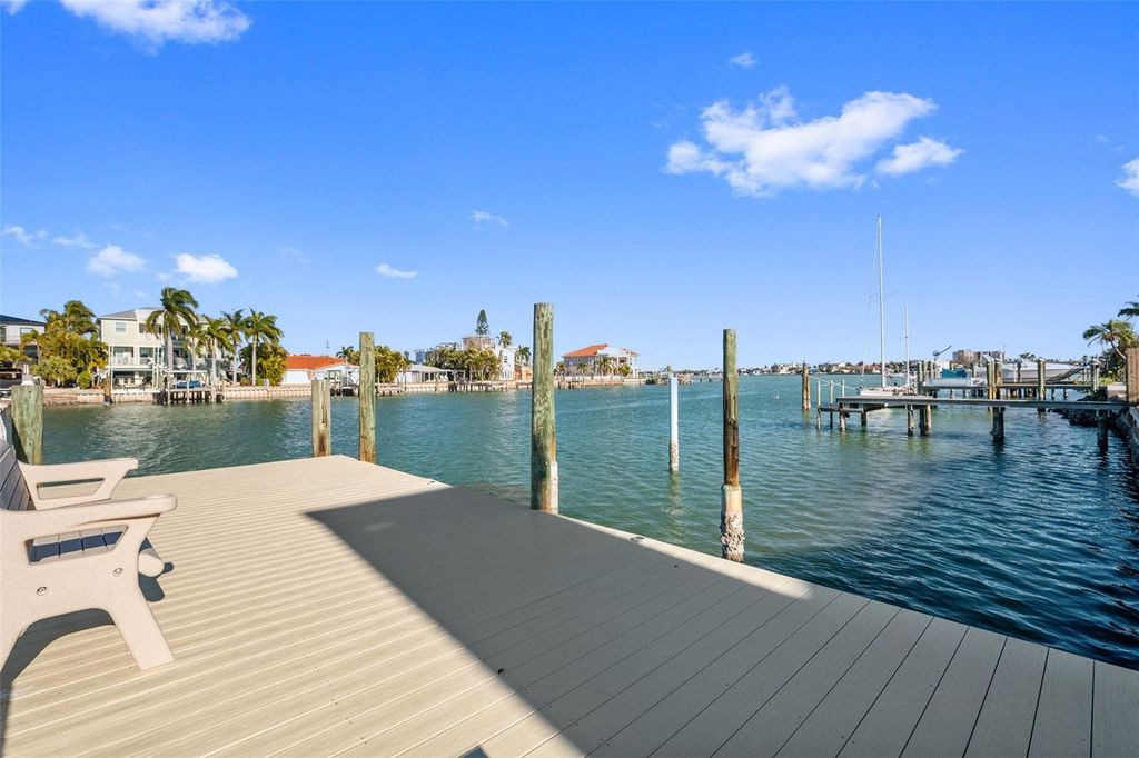 Image 35 of property listing at 11145 4TH STREET E, Treasure Island, FL 33706