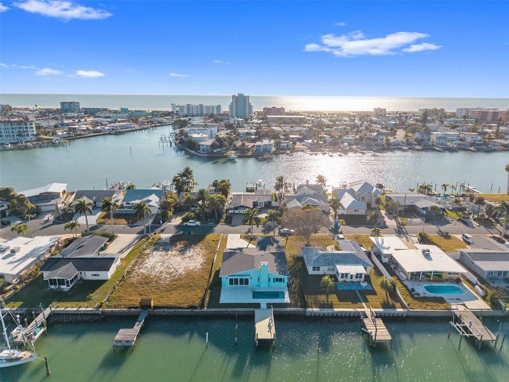 Image 39 of property listing at 11145 4TH STREET E, Treasure Island, FL 33706