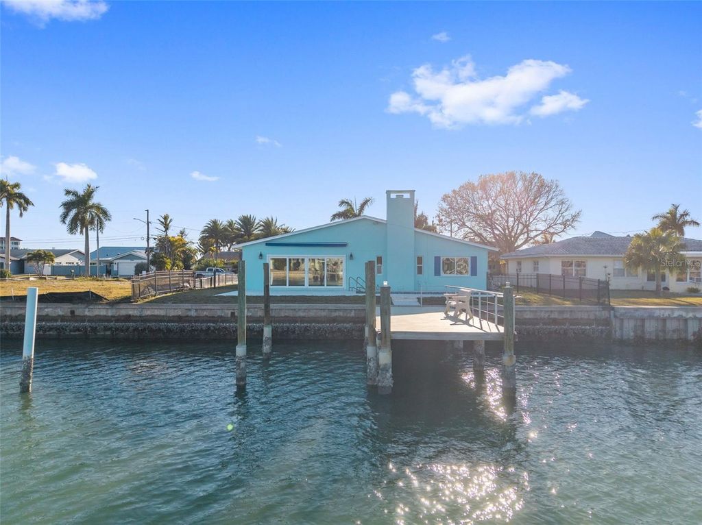 Image 41 of property listing at 11145 4TH STREET E, Treasure Island, FL 33706