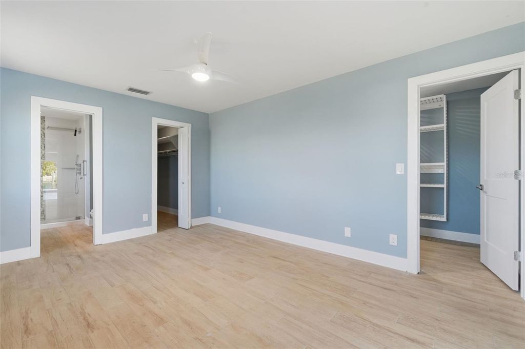 Image 6 of property listing at 11145 4TH STREET E, Treasure Island, FL 33706