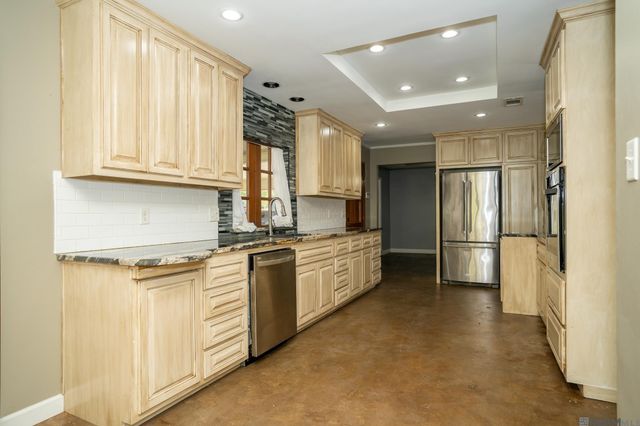 3736 Sessions Dr, Baton Rouge, LA 70816
