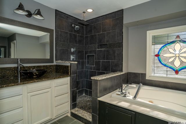 3736 Sessions Dr, Baton Rouge, LA 70816