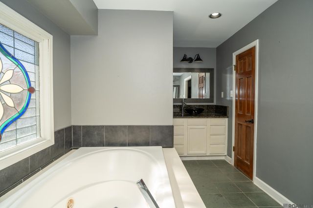 3736 Sessions Dr, Baton Rouge, LA 70816