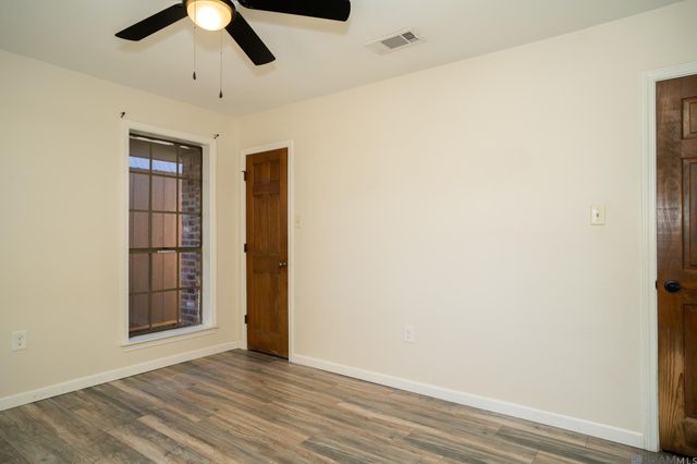 3736 Sessions Dr, Baton Rouge, LA 70816