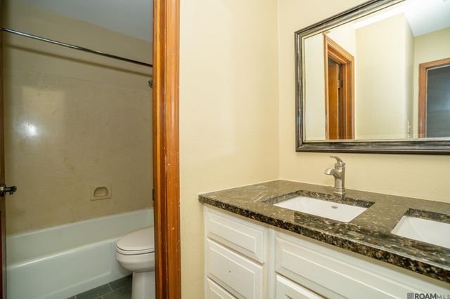 3736 Sessions Dr, Baton Rouge, LA 70816