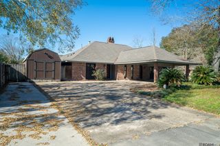 3736 Sessions Dr, Baton Rouge, LA 70816