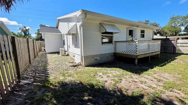 811 W WISCONSIN AVENUE, Deland, FL 32720