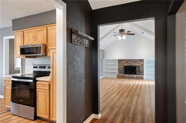 6435 Greenwood Street, Shawnee, KS 66216