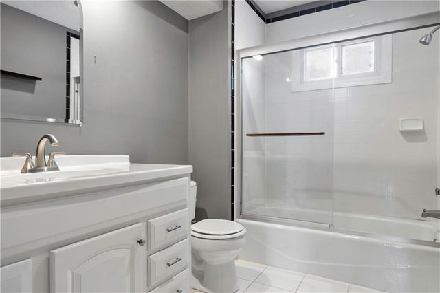 6435 Greenwood Street, Shawnee, KS 66216