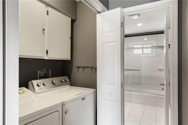 6435 Greenwood Street, Shawnee, KS 66216