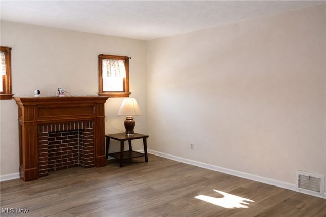 2346 W Oberlin Avenue, Lorain, OH 44052