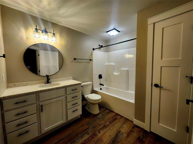 744 Sequoia Ln, Altoona, WI 54720