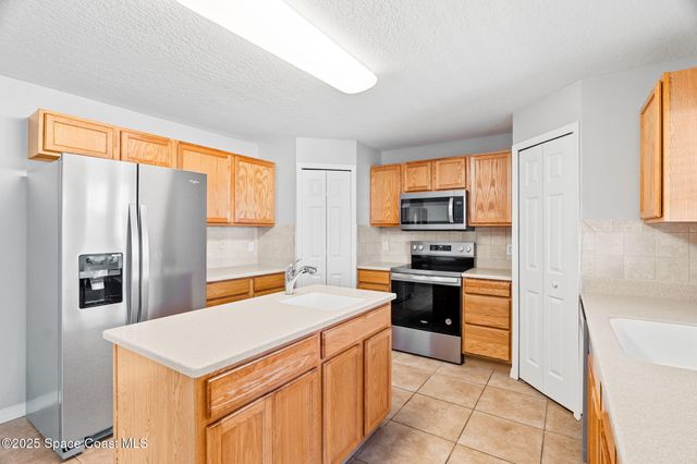 1955 Snapdragon Drive NW, Palm Bay, FL 32907