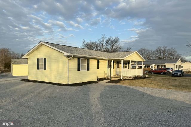 563 SPECKS RUN RD, Bunker Hill, WV 25413