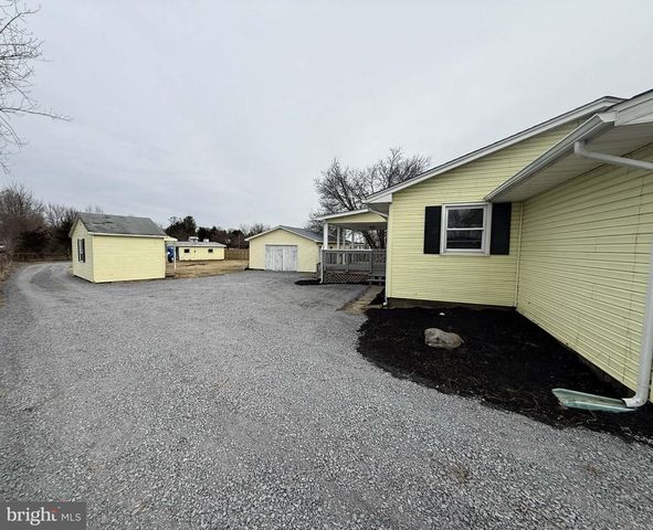 563 SPECKS RUN RD, Bunker Hill, WV 25413