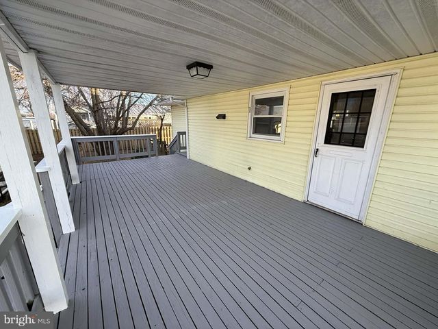 563 SPECKS RUN RD, Bunker Hill, WV 25413