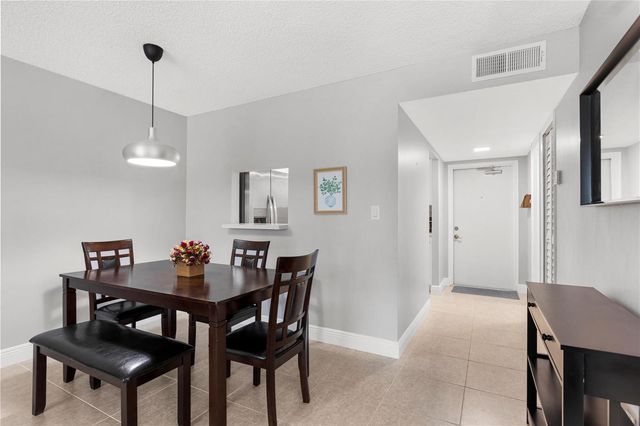 9700 Sunrise Lakes Boulevard 101, Sunrise, FL 33322