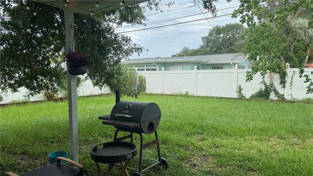 9652 COMMODORE DRIVE, Seminole, FL 33776