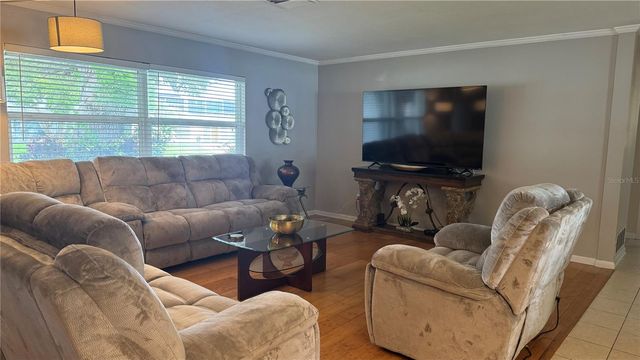 9652 COMMODORE DRIVE, Seminole, FL 33776