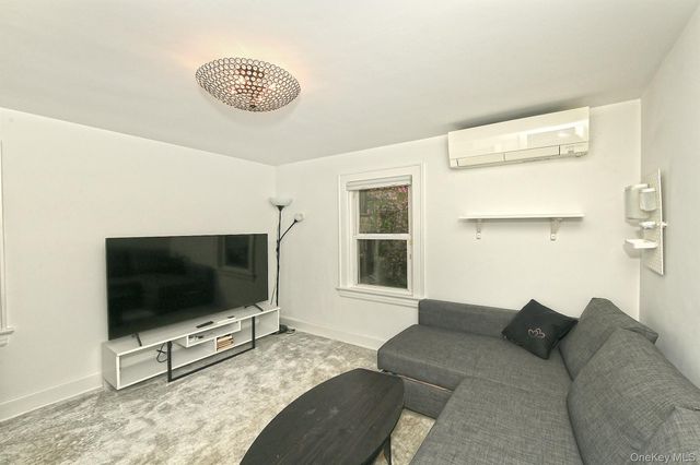 21 S Washington Street, Port Washington, NY 11050