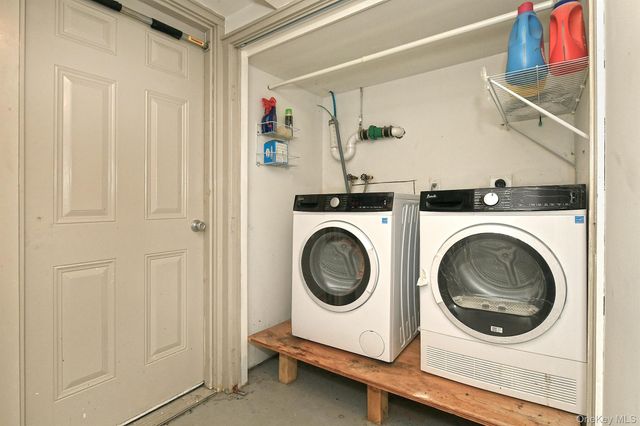 21 S Washington Street, Port Washington, NY 11050