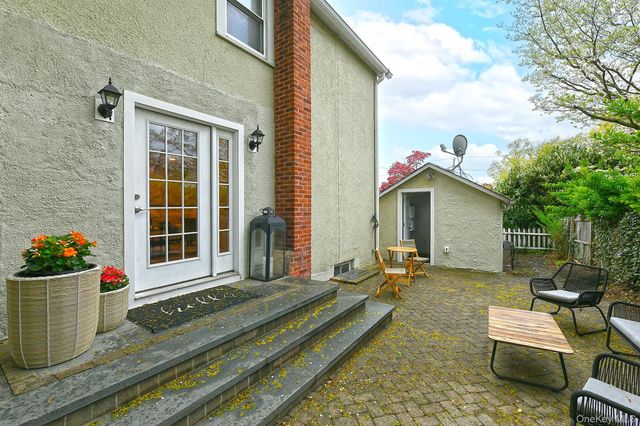 21 S Washington Street, Port Washington, NY 11050