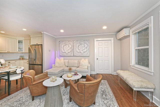 21 S Washington Street, Port Washington, NY 11050