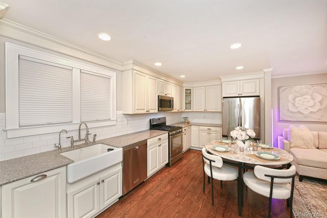 21 S Washington Street, Port Washington, NY 11050