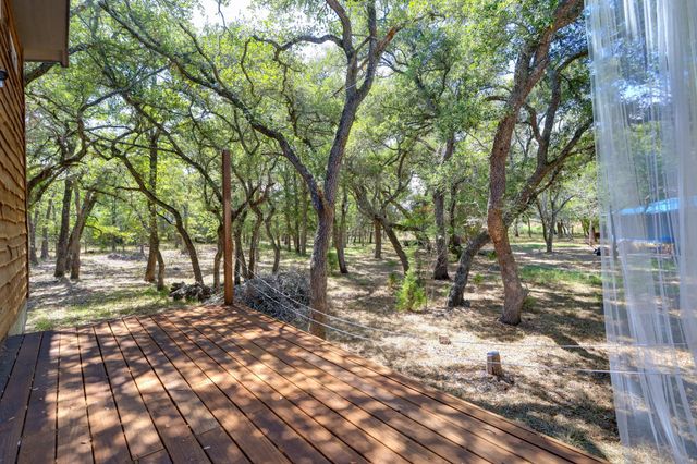 203 Hickory DR, Sheridan, TX 77475