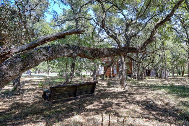203 Hickory DR, Sheridan, TX 77475