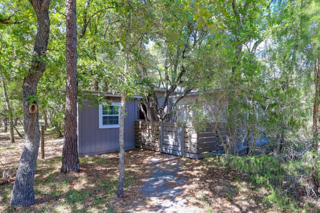 203 Hickory DR, Sheridan, TX 77475