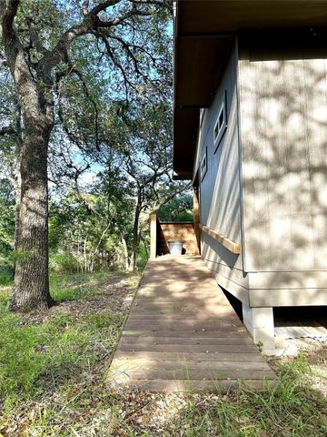 203 Hickory DR, Sheridan, TX 77475