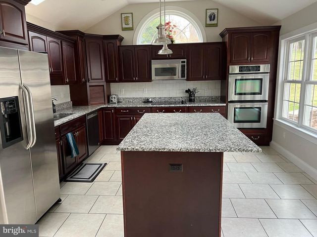 908 LINCOLN RD, Phoenixville, PA 19460