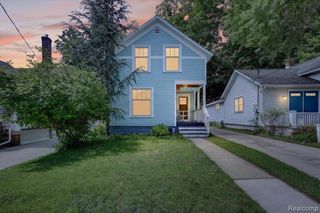 398 Howard Avenue, Grand Haven, MI 49417