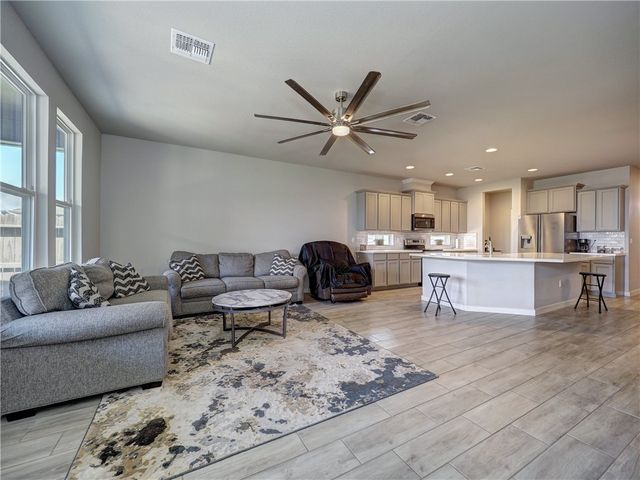 1938 Estes Flats Dr, Aransas Pass, TX 78336