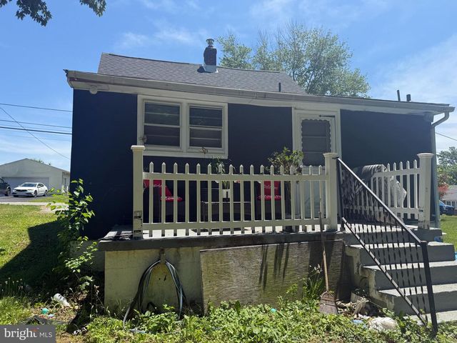 1628 CHERRY ST, Upper Chichester, PA 19061
