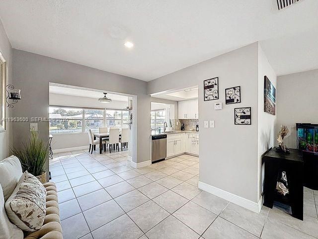 4506 NW 47th St, Tamarac, FL 33319