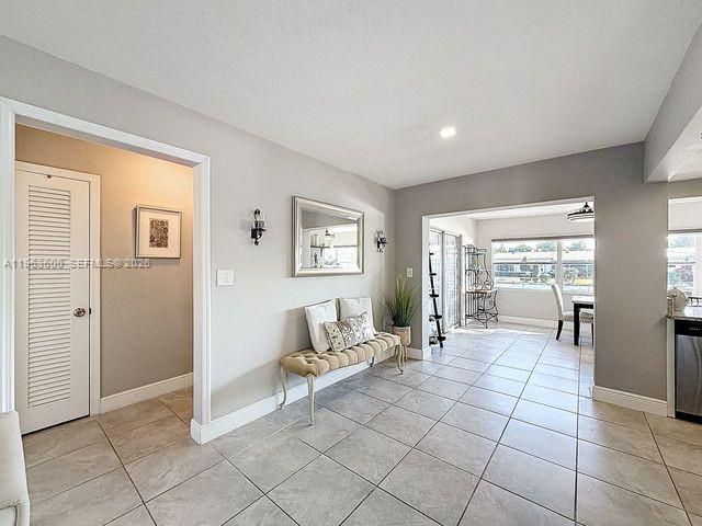 4506 NW 47th St, Tamarac, FL 33319