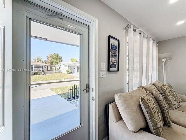 4506 NW 47th St, Tamarac, FL 33319