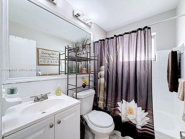 4506 NW 47th St, Tamarac, FL 33319