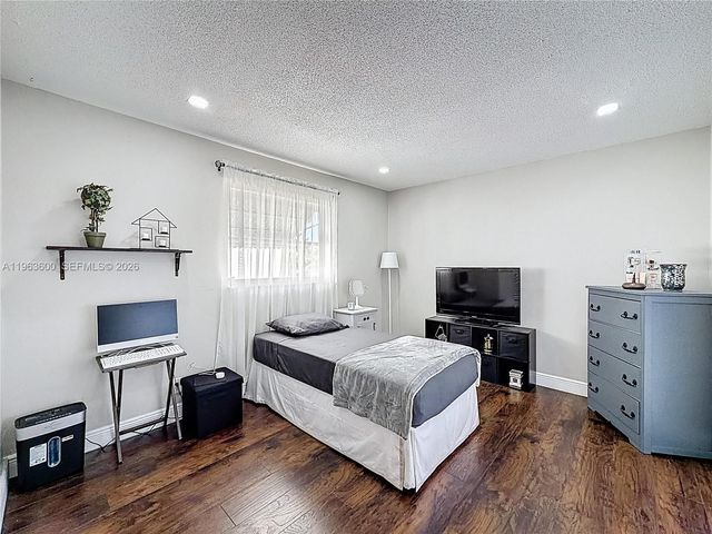 4506 NW 47th St, Tamarac, FL 33319