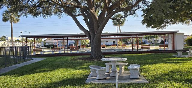 4506 NW 47th St, Tamarac, FL 33319