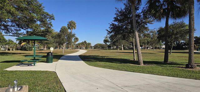 4506 NW 47th St, Tamarac, FL 33319