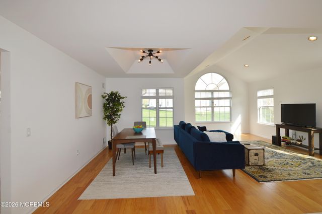 2725 Brookdale Court, Toms River, NJ 08755