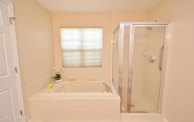 2725 Brookdale Court, Toms River, NJ 08755