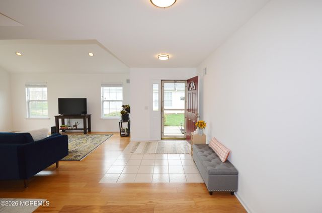 2725 Brookdale Court, Toms River, NJ 08755