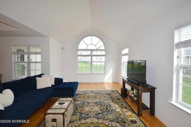 2725 Brookdale Court, Toms River, NJ 08755